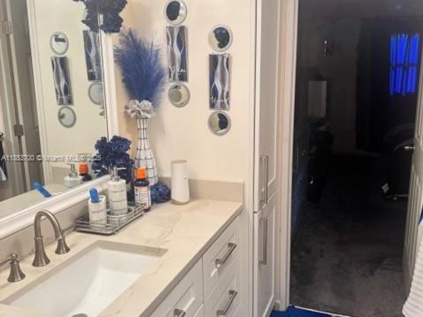 4270 NW 40th St 306, Lauderdale Lakes FL 33319