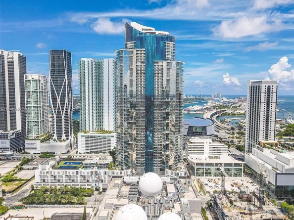 851 NE 1st Ave 2102, Miami FL 33132