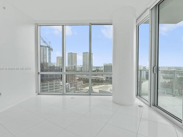 851 NE 1st Ave 2102, Miami FL 33132
