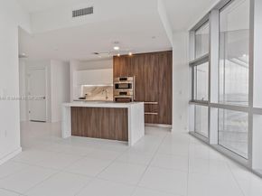 851 NE 1st Ave 2102, Miami FL 33132