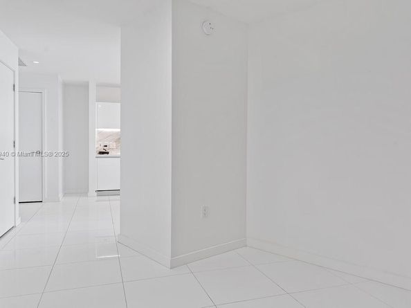 851 NE 1st Ave 2102, Miami FL 33132