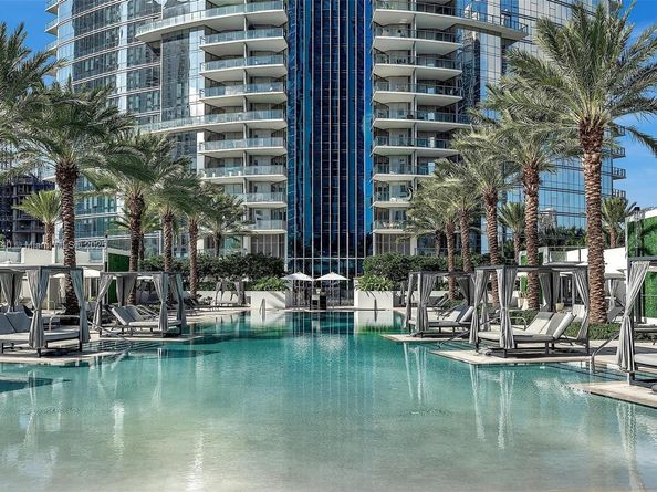 851 NE 1st Ave 2102, Miami FL 33132