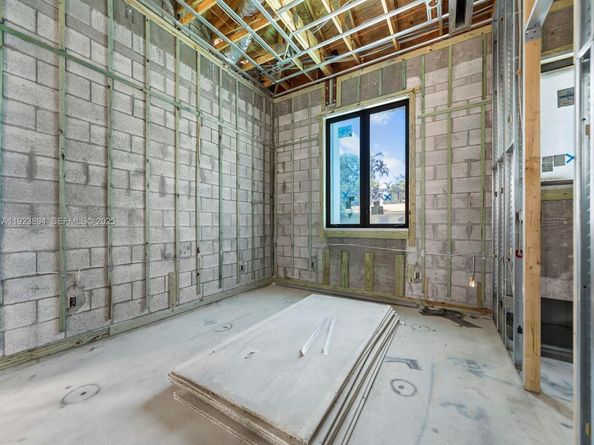 8275 SW 93rd St, Miami FL 33156