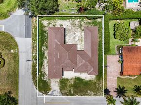 8275 SW 93rd St, Miami FL 33156