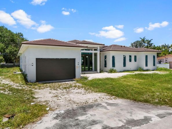 8275 SW 93rd St, Miami FL 33156