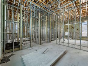 8275 SW 93rd St, Miami FL 33156