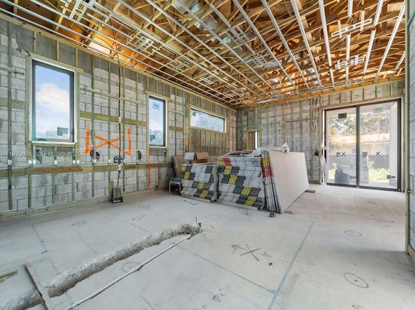 8275 SW 93rd St, Miami FL 33156