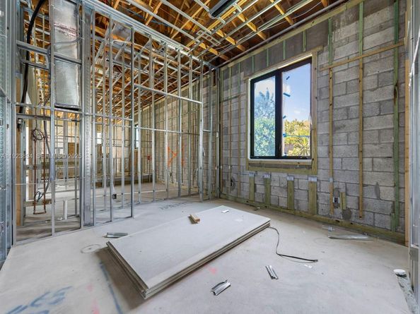 8275 SW 93rd St, Miami FL 33156