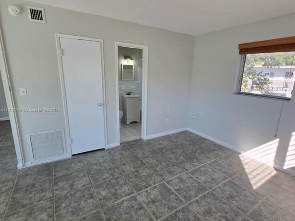 1025 SE 15th St 9C, Fort Lauderdale FL 33316