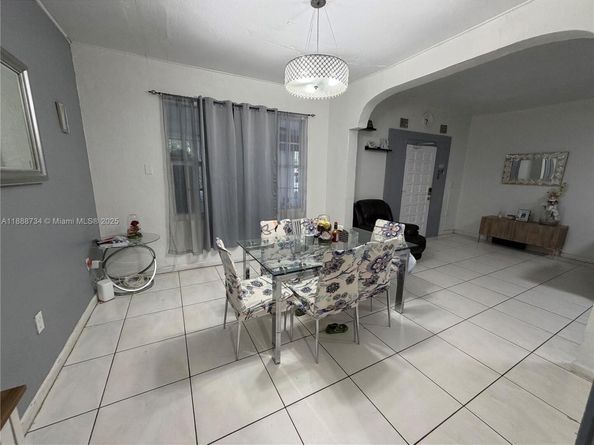 3320 NW 14th Ave, Miami FL 33142