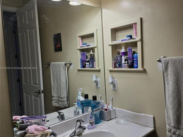 2520 NW 4th St, Boynton Beach FL 33426