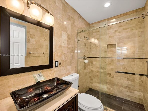 1532 NE 39th St, Oakland Park FL 33334