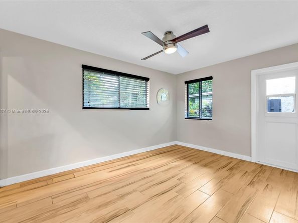 1532 NE 39th St, Oakland Park FL 33334