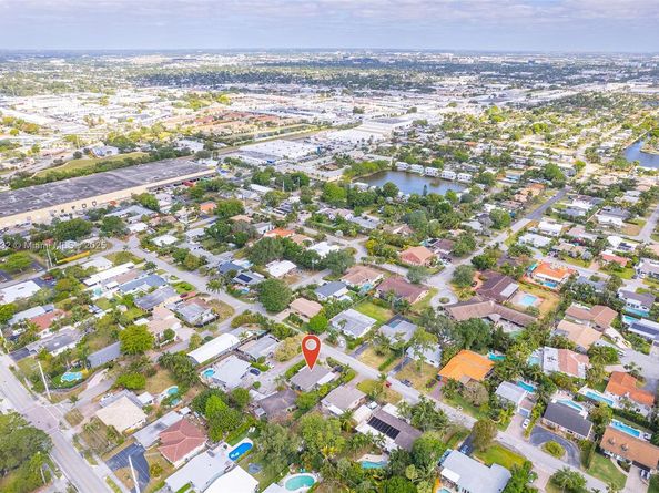 1532 NE 39th St, Oakland Park FL 33334