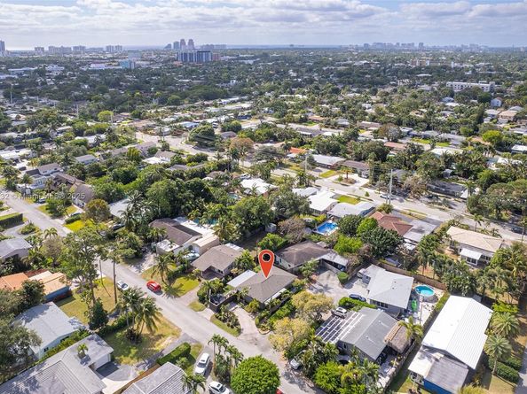 1532 NE 39th St, Oakland Park FL 33334