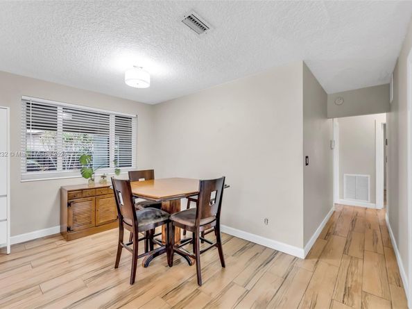 1532 NE 39th St, Oakland Park FL 33334