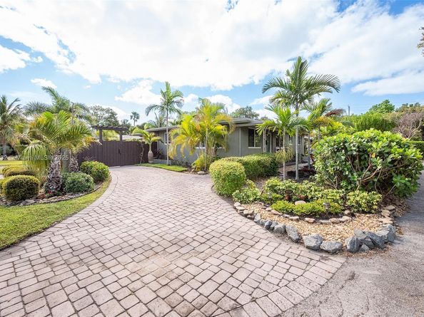 1532 NE 39th St, Oakland Park FL 33334