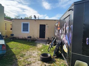 1846 NW 49th St