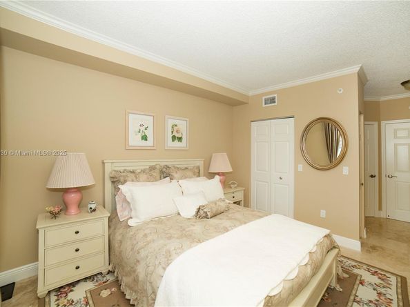 17100 N Bay Rd 1107, Sunny Isles Beach FL 33160