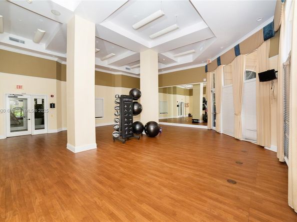 17100 N Bay Rd 1107, Sunny Isles Beach FL 33160