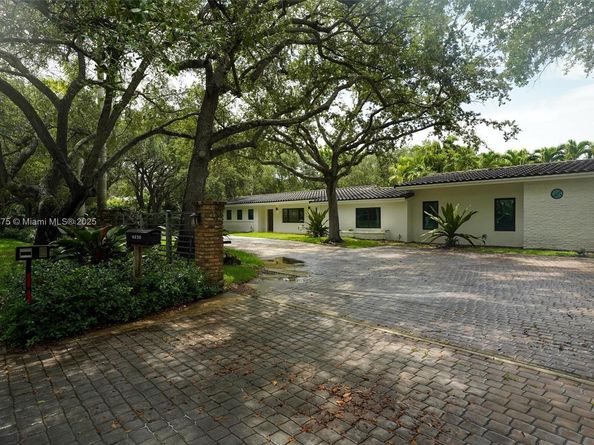 6230 SW 112th St, Pinecrest FL 33156