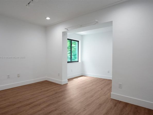 6230 SW 112th St, Pinecrest FL 33156