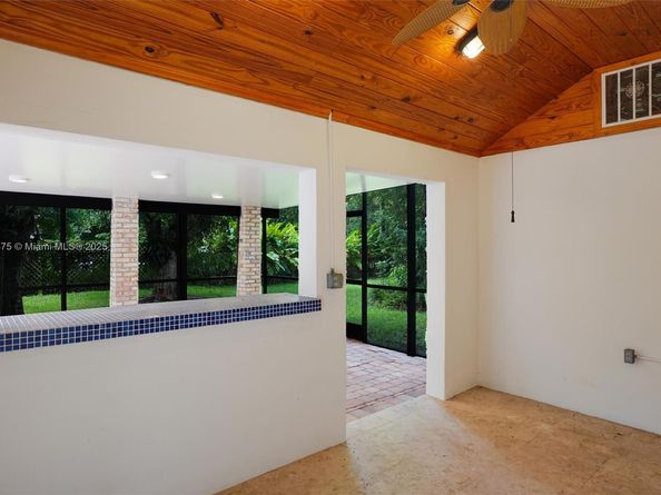 6230 SW 112th St, Pinecrest FL 33156