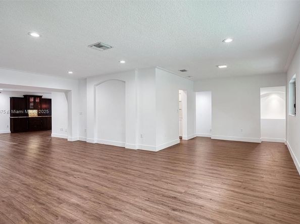 6230 SW 112th St, Pinecrest FL 33156