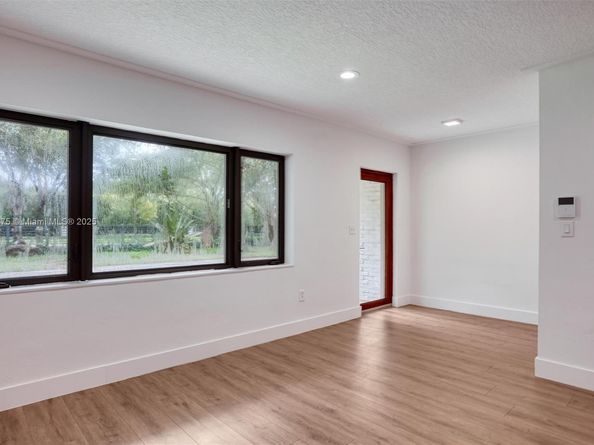6230 SW 112th St, Pinecrest FL 33156