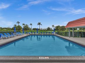 9420 S Hollybrook Lake Dr 302, Pembroke Pines FL 33025