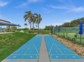 9420 S Hollybrook Lake Dr 302, Pembroke Pines FL 33025