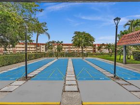 9420 S Hollybrook Lake Dr 302, Pembroke Pines FL 33025