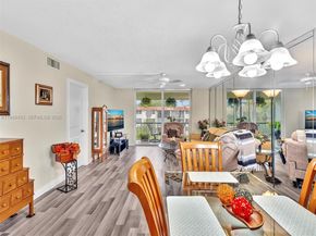 9420 S Hollybrook Lake Dr 302, Pembroke Pines FL 33025