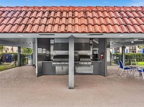 9420 S Hollybrook Lake Dr 302, Pembroke Pines FL 33025