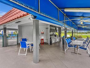 9420 S Hollybrook Lake Dr 302, Pembroke Pines FL 33025