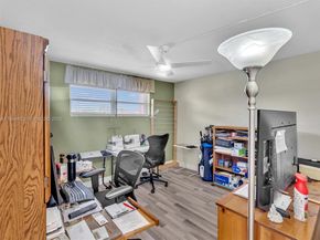 9420 S Hollybrook Lake Dr 302, Pembroke Pines FL 33025