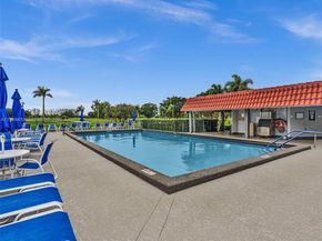 9420 S Hollybrook Lake Dr 302, Pembroke Pines FL 33025