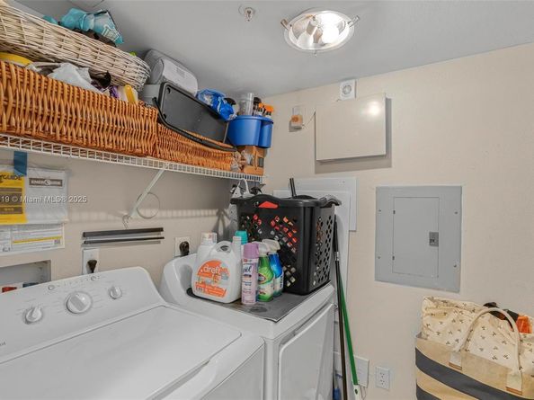 2433 Centergate Dr 102, Miramar FL 33025
