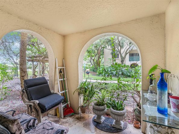 2433 Centergate Dr 102, Miramar FL 33025