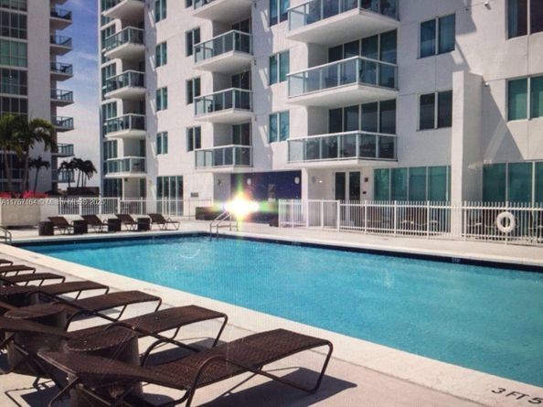 1871 NW S River Dr 1704, Miami FL 33125