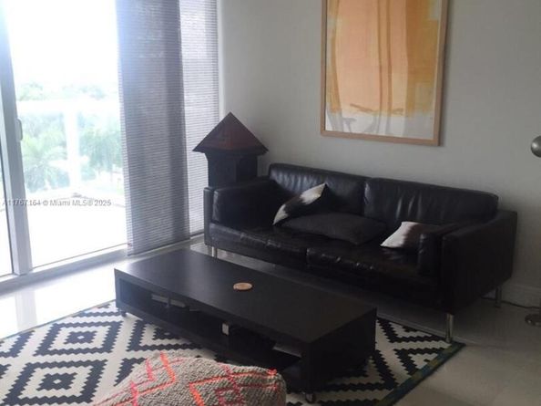 1871 NW S River Dr 1704, Miami FL 33125