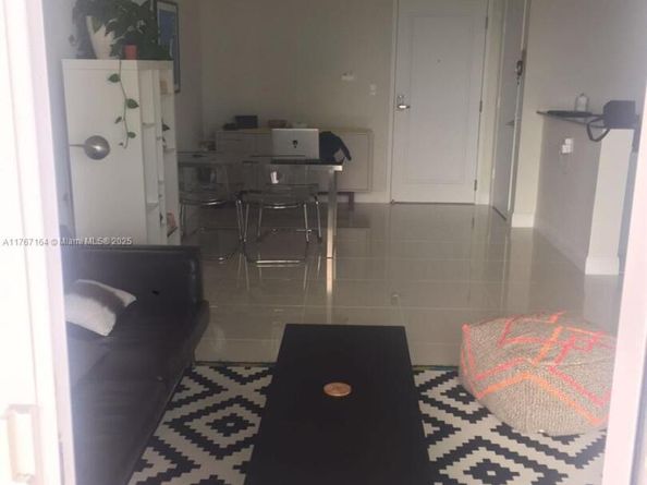 1871 NW S River Dr 1704, Miami FL 33125