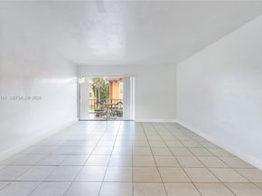 9423 SW 76th St W21, Miami FL 33173