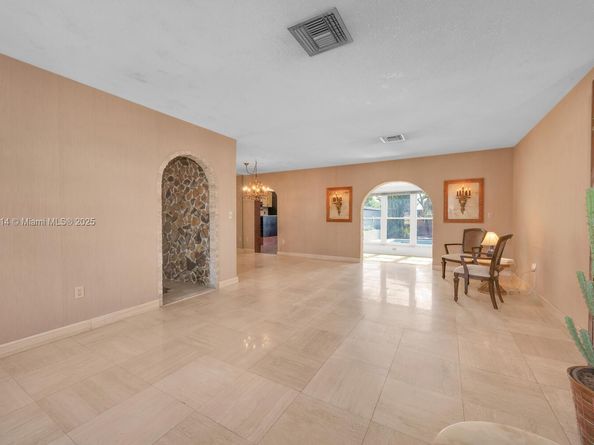 5025 SW 90th Ct, Miami FL 33165