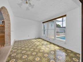 5025 SW 90th Ct, Miami FL 33165