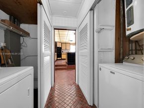 5025 SW 90th Ct, Miami FL 33165