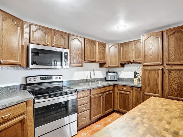 1000 Parkview Dr 412, Hallandale Beach FL 33009