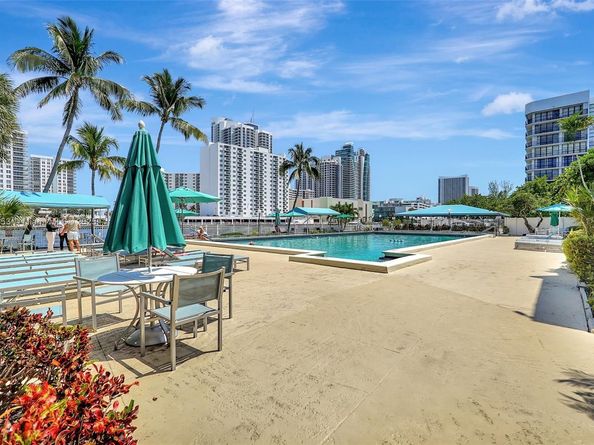 1000 Parkview Dr 412, Hallandale Beach FL 33009
