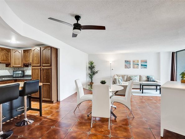 1000 Parkview Dr 412, Hallandale Beach FL 33009