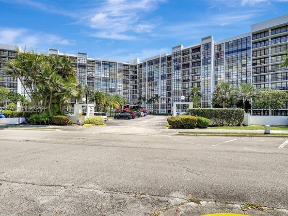 1000 Parkview Dr 412, Hallandale Beach FL 33009